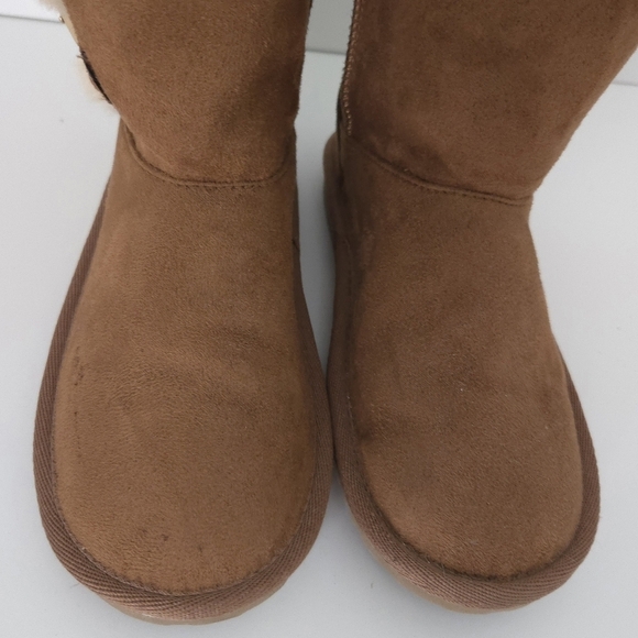 Children's Place Tan Brown Suede Fur Lined Buckle Winter Boots - Picture 7 of 9